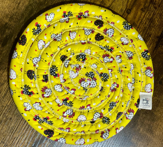 Small Chickens Trivet Yellow Fabric Strips, 100% Cotton hy Addies Designs